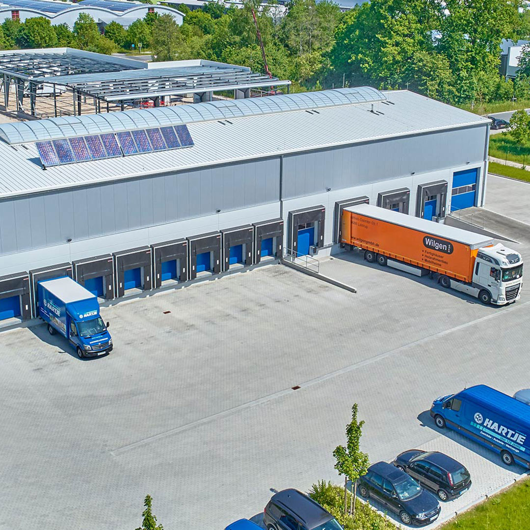 Leichtflüssigkeitsabscheider an Betriebshöfen Lagerhalle und Fuhrpark an einem Betriebshof