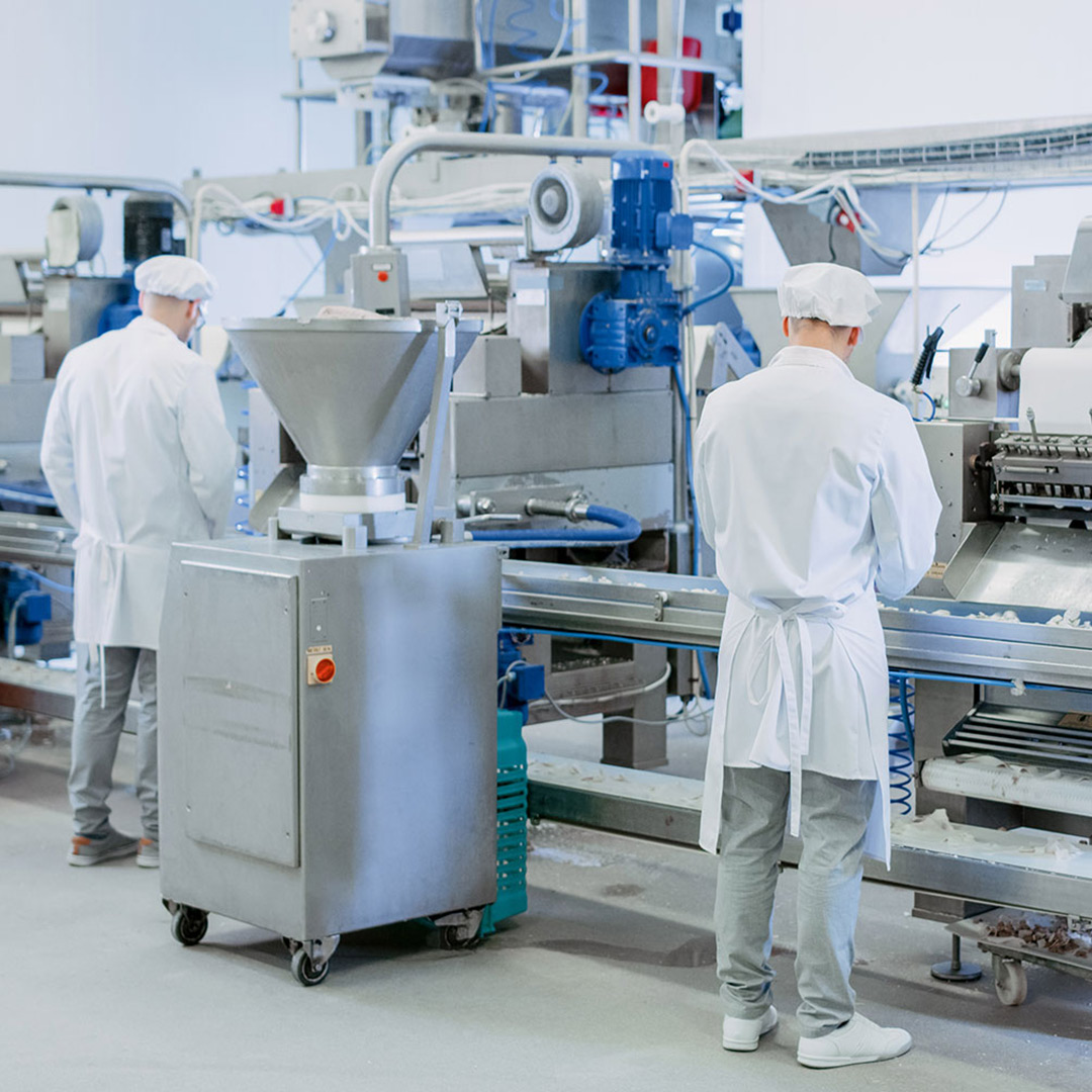 Wir kümmern uns um alle Dienstleistungen rund um Ihren Fettabscheider Szene aus einem fleischverarbeitenden Betrieb